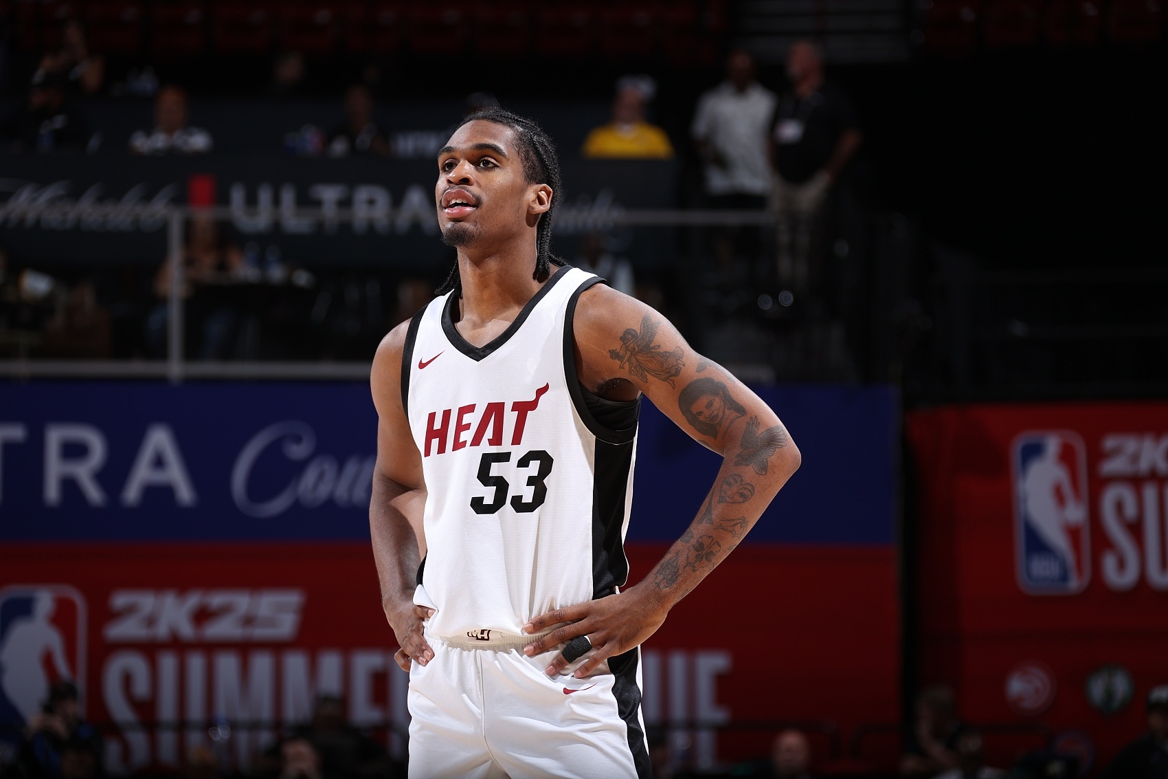 世界杯小组赛积分榜-NBA场均6.5分！记者：前火箭&amp;热火球员克里斯托弗自宣加盟深圳